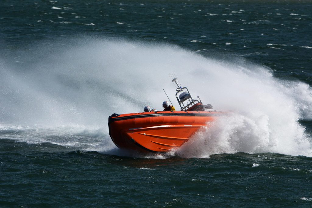 beaumaris lifeboat practising on lifeboat day